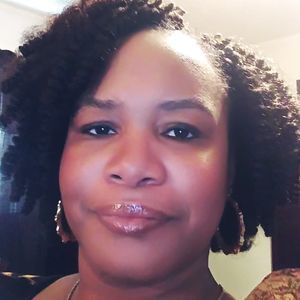 Meet your Posher, Holly